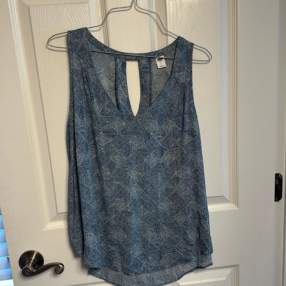 Old Navy sleeveless, keyhole back, batik, summer top